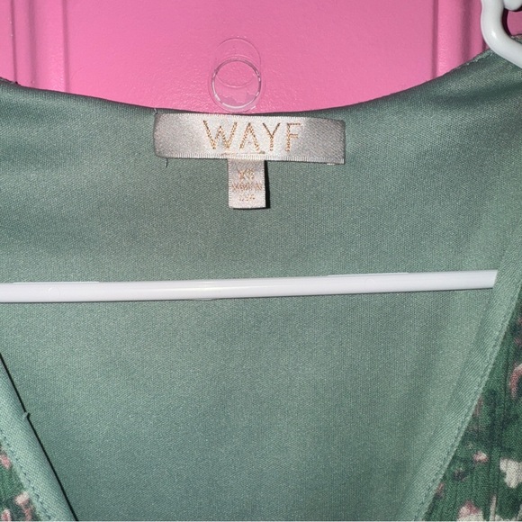 Wayf Green Floral Midi Dress V-Neck Short Sleeve size XS - Picture 2 of 5